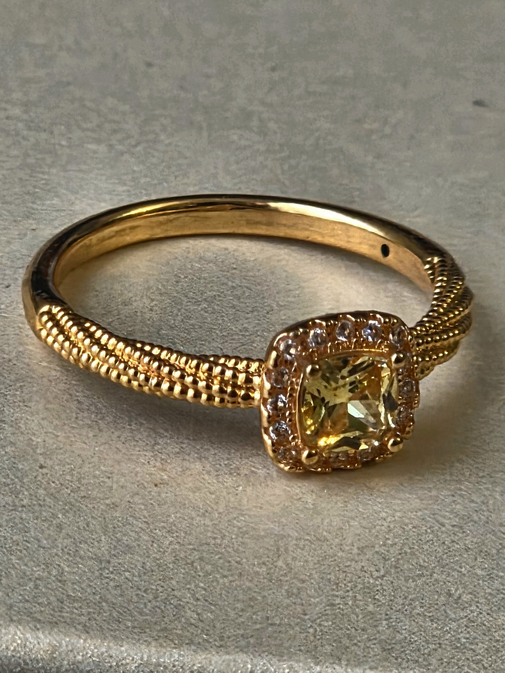 AU750 Genuine Yellow Finger 18K Pure Real Gold Ring. Moissanite stone 1.2ct.
